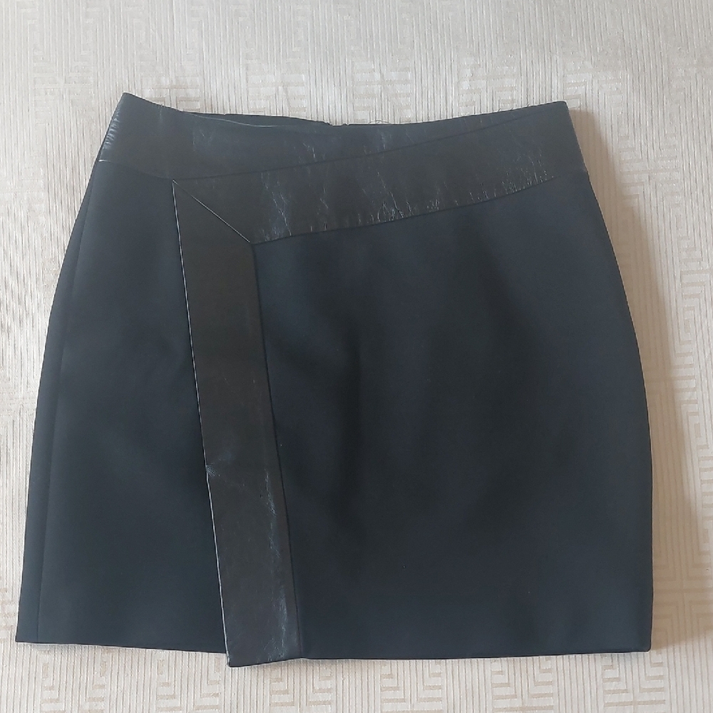 Elegant Black Women's Skirt